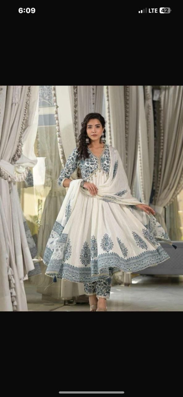 Enjoy your Festive with our amazing Alia style suit set